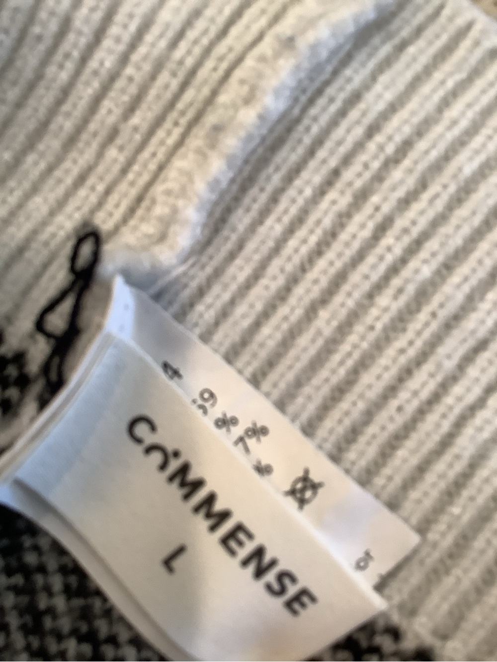 Commense Black & White Striped V-Neck Cardigan Size Large - Picture 6 of 10